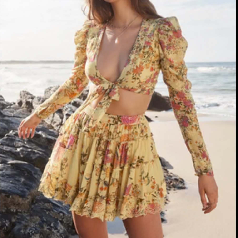 NWOT Hemant & Nandita Floral Yellow Tie-Front Crop Top and Skirt Set